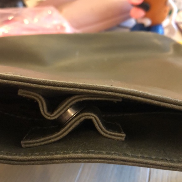 Matt & Natt tote bag, Vegan Leather, in army green. Discontinued at store. - Picture 11 of 11